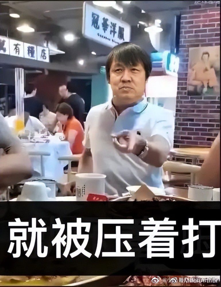 每体：莱比锡红牛续租西蒙斯遭拒 球员将在今夏回到巴黎圣日耳曼据西班牙《每日体育报》报道，荷兰中场哈维-西蒙斯将在今夏回归巴黎圣日耳曼，后者无意将其继续外租。